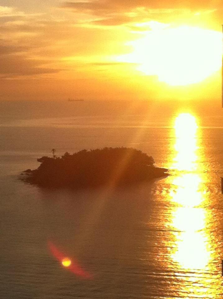 APARTAMENTO VISTA MAR - Pé na areia Balneário Camboriú Exterior foto